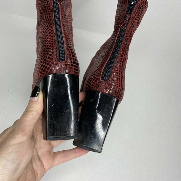 Stuart Weitzman Red Snakeskin Print Leather Square Toe Ankle Boots Womens 5.5 B - Picture 6 of 8